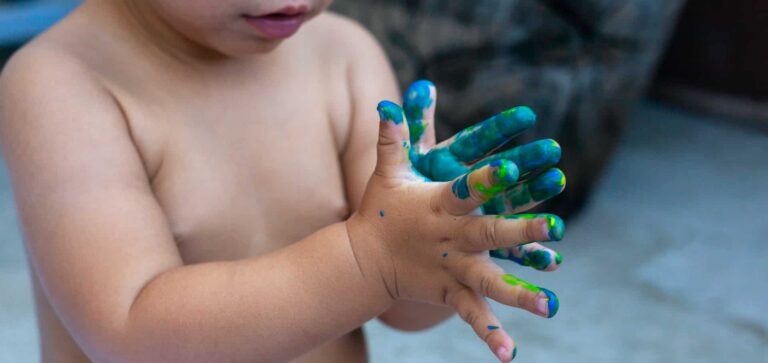 baby spelen zintuigen sensory play