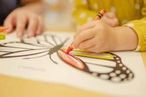 kinderopvang BSO pedagogisch medewerker (foto Lucas Alexander)