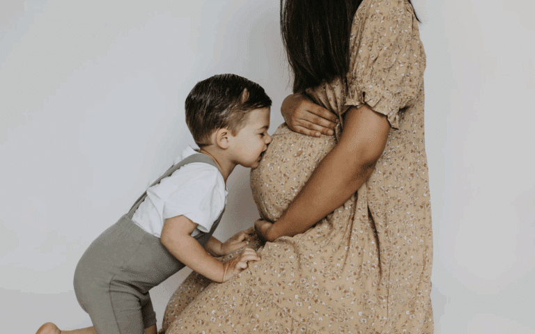gebroken vliezen bevalling (foto Camylla Battani via Unsplash)