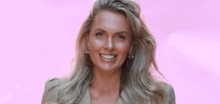 Julia Feenstra voor How About Mom 2025 (foto: Joyce Kamerbeek)