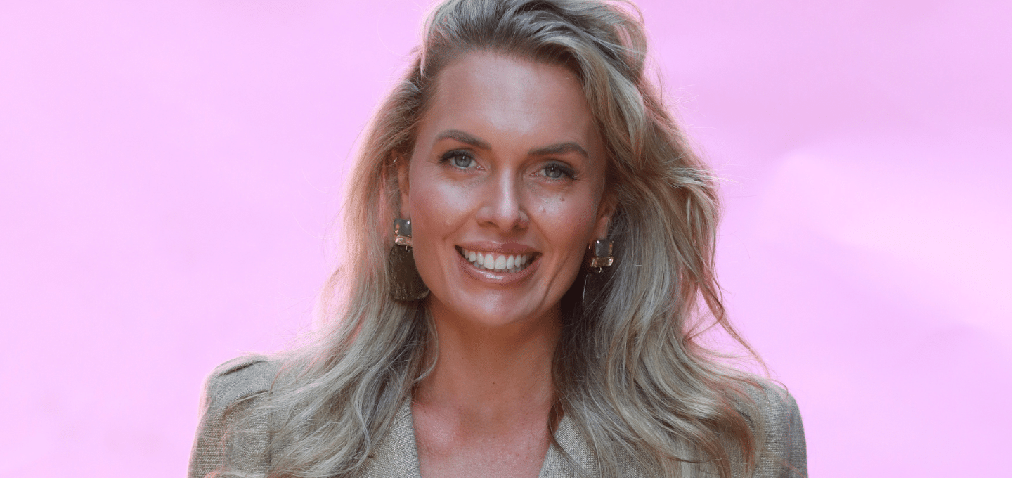 Julia Feenstra voor How About Mom 2025 (foto: Joyce Kamerbeek)