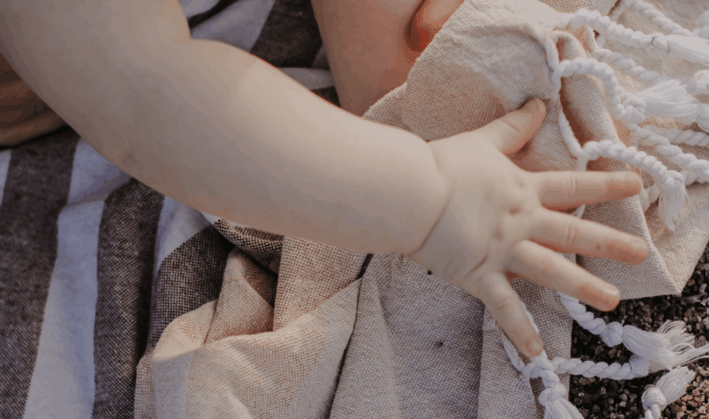 hydrofiele doek baby (foto: Nataliya Melnychuk via Unsplash)