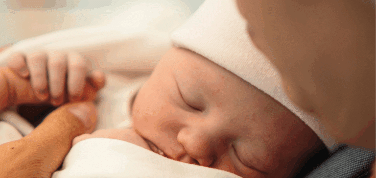 vitamine K druppels baby (foto: George Dagerotip via Unsplash)