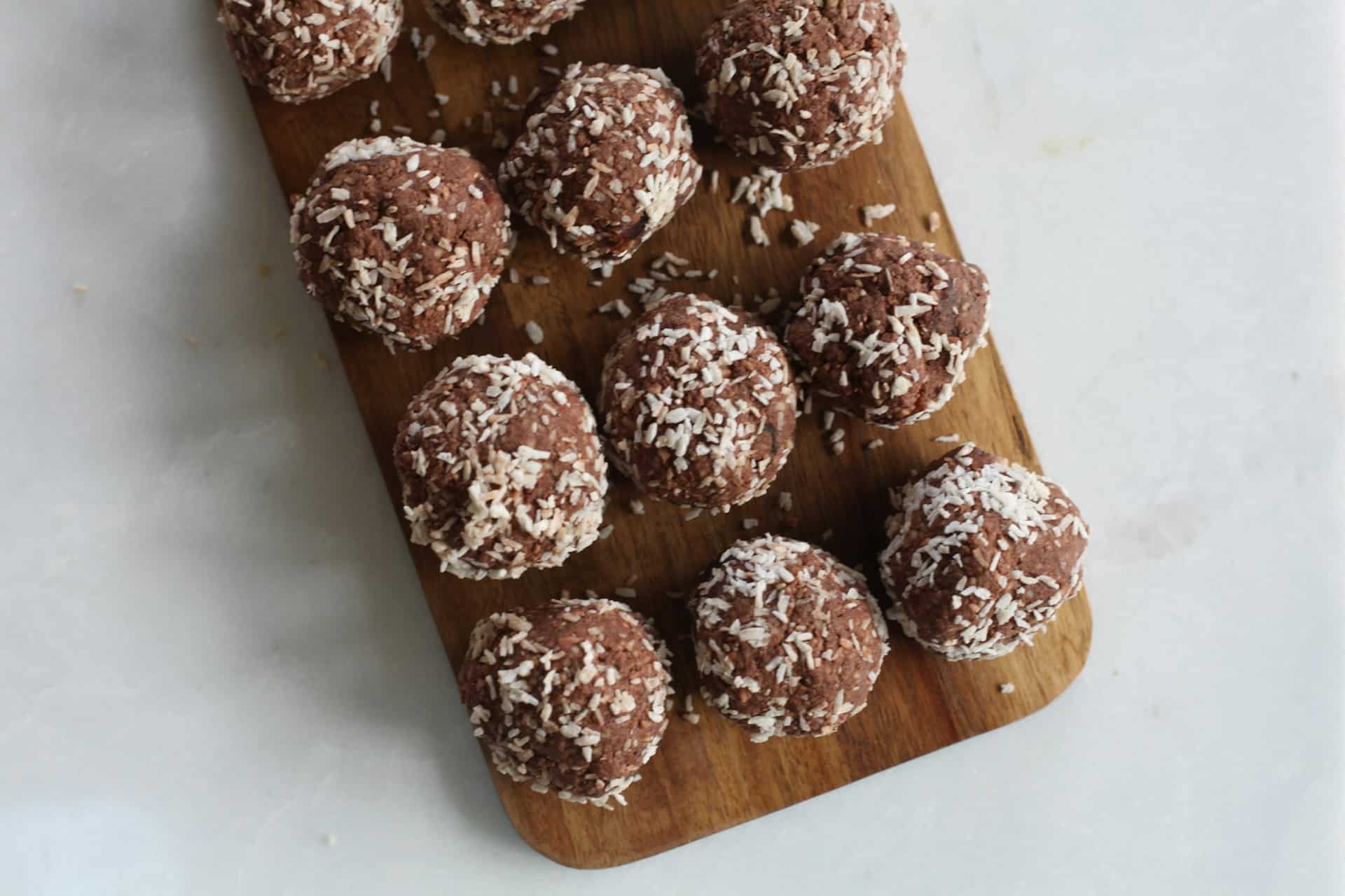gezonde snack bliss balls (foto: Abbie Whiddett via Unsplash)